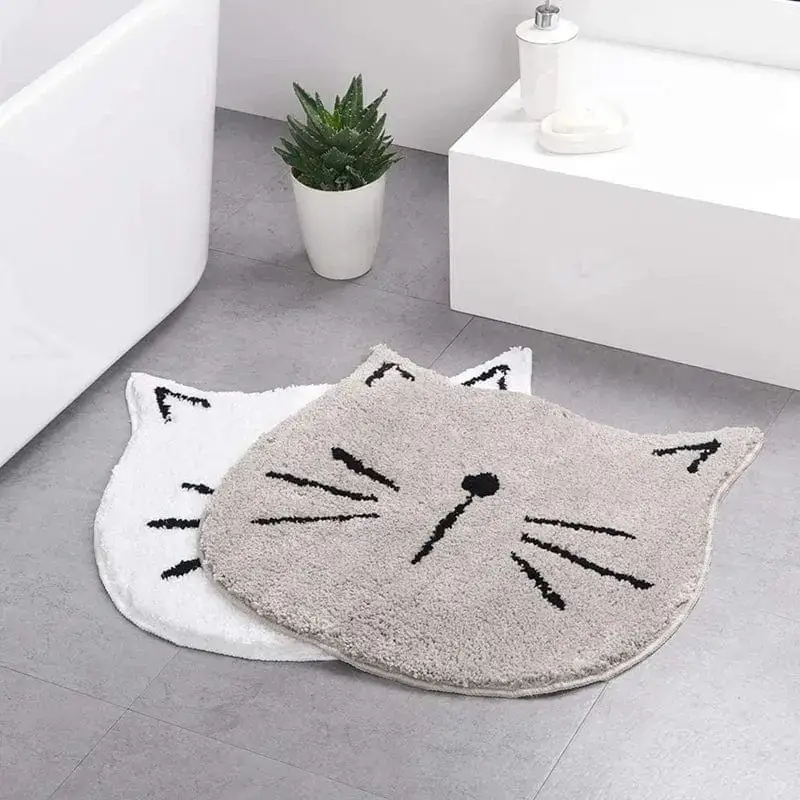 Alfombra baño gato, diseño de cabeza de gato en gris y blanco, baño moderno.